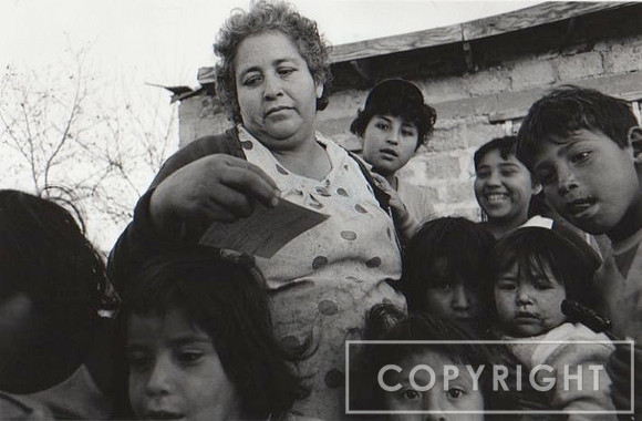 Mama de Muchos (Mother of Many)